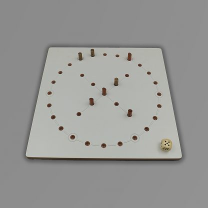 Billede af spillet "Korsspil". Firkantet træplade beklædt m. plast med huller der danner en cirkel med et kors i midten. Brikker af runde pinde der passer i hullerne og en taktil terning.